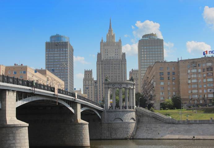 у Бородинского моста