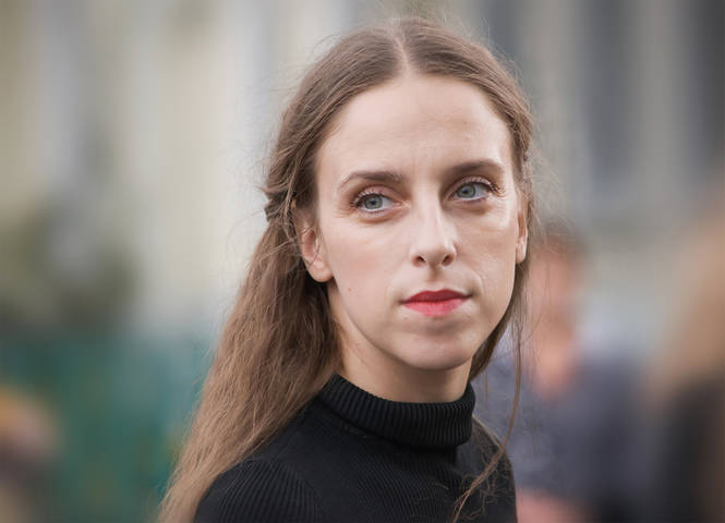 Тайну вечную скрывает женский ввзгляд...