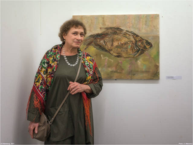 Поклонница живописи Михаила Шапиро. Фото на память