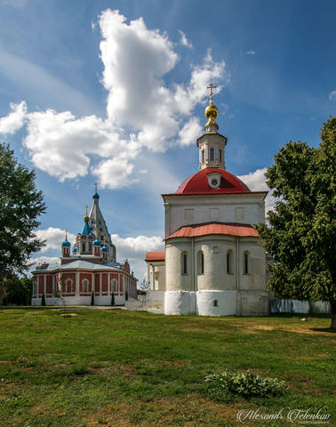 Тихвинская и Воскресенская Церкви в Коломне.