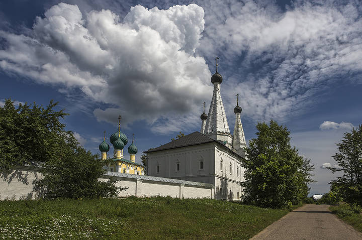 "Углич"