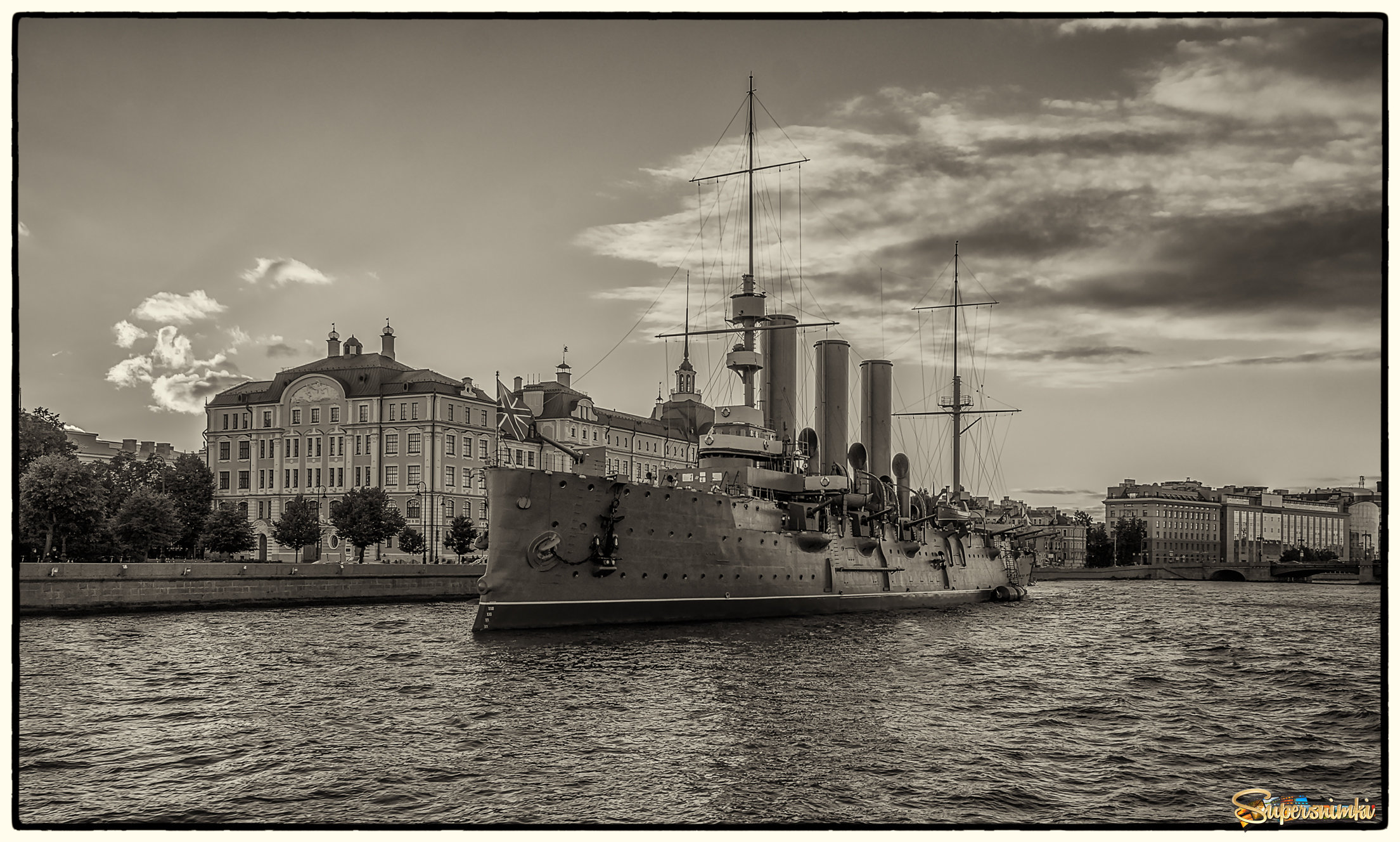 «Авро́ра» — крейсер 1-го ранга Балтийского флота типа «Диана»