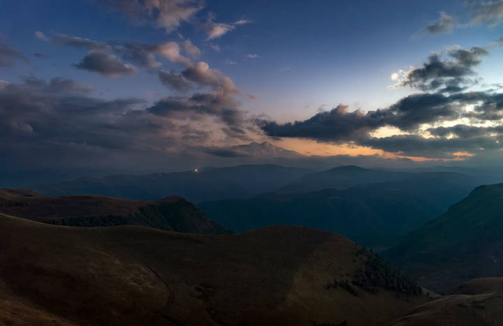 Закат с Луною