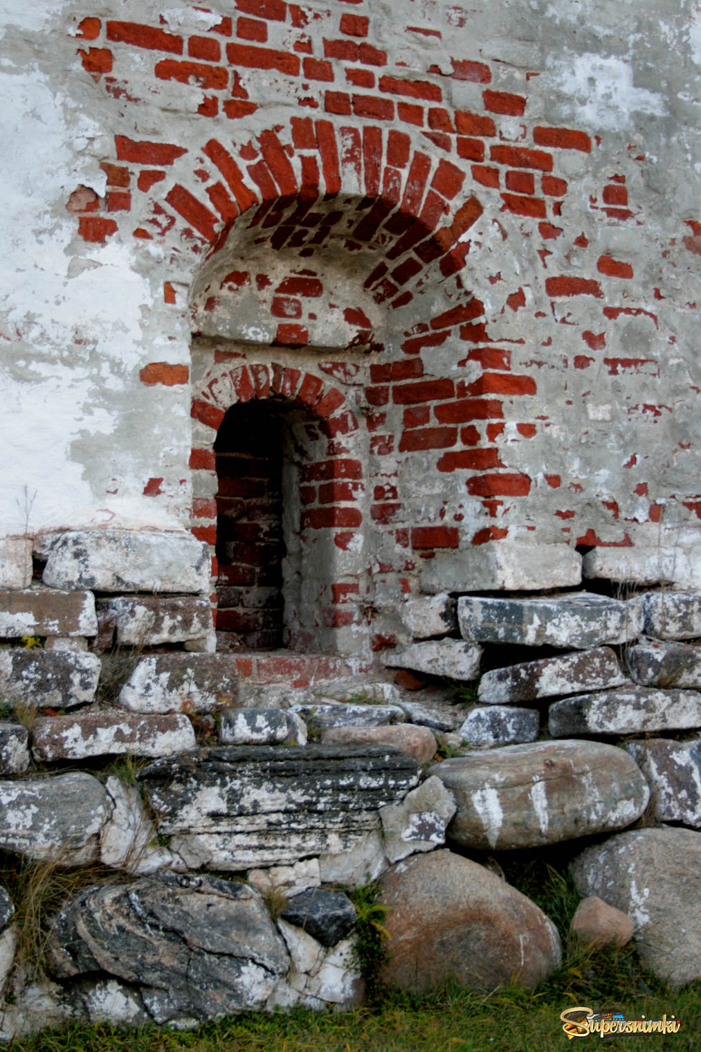 Фрагмент стены Соловецкого монастыря 