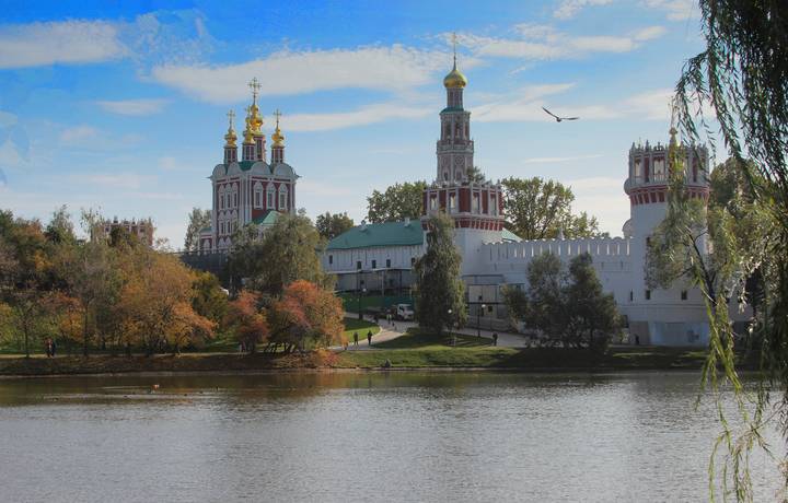 стены Новодевичьего монастыря