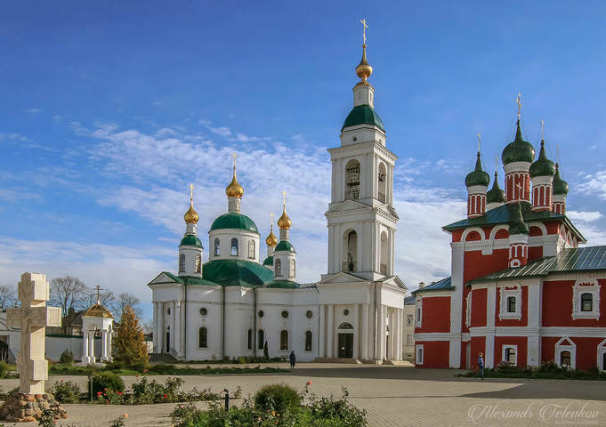 В Богоявленском Угличском женском монастыре.