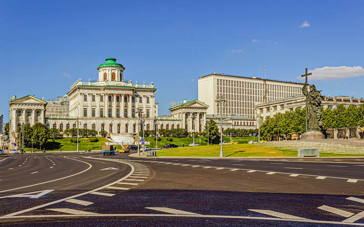  Боровицкая площадь.