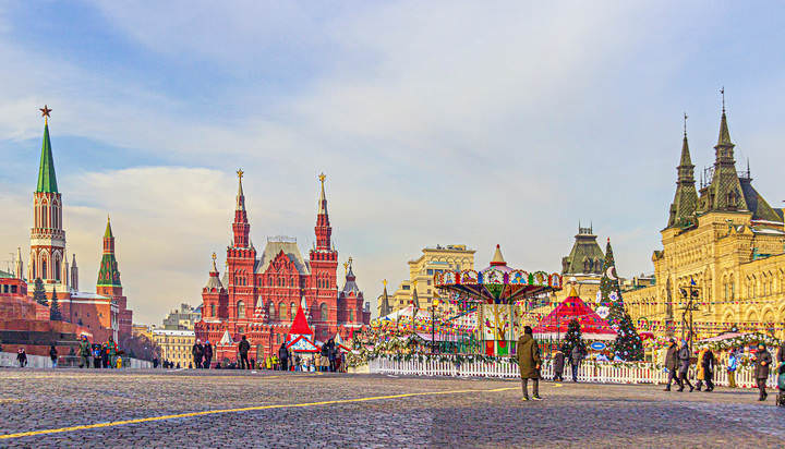 Новогодняя ярмарка на Красной площади.