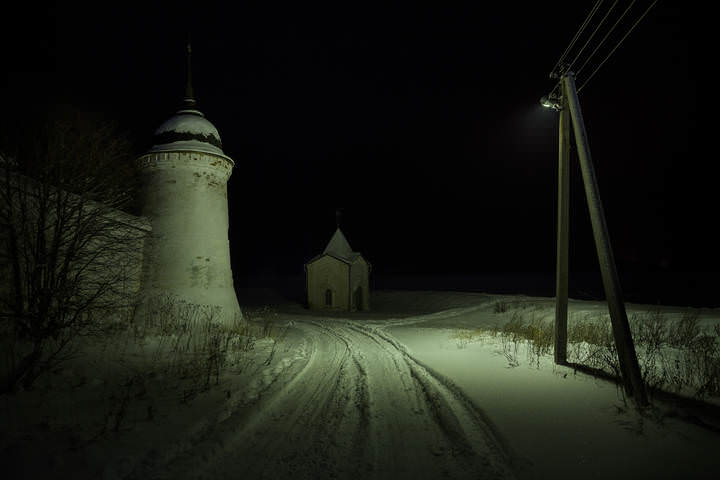 Последний фонарь на краю села