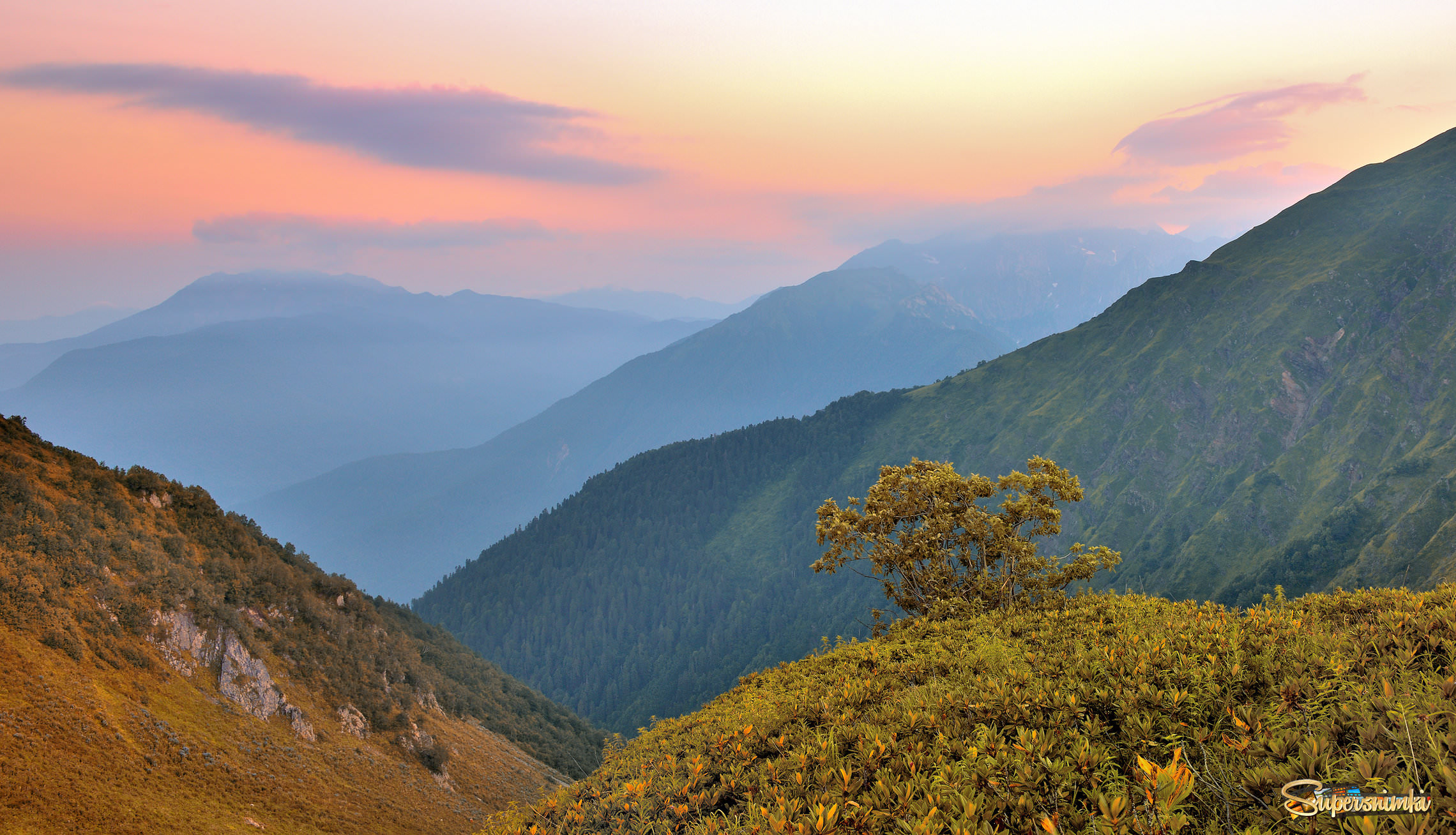 Рассвет в горах Кавказа.
