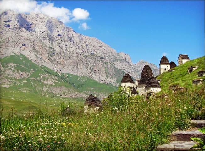 В горах Осетии..