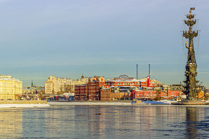 Про Москву.