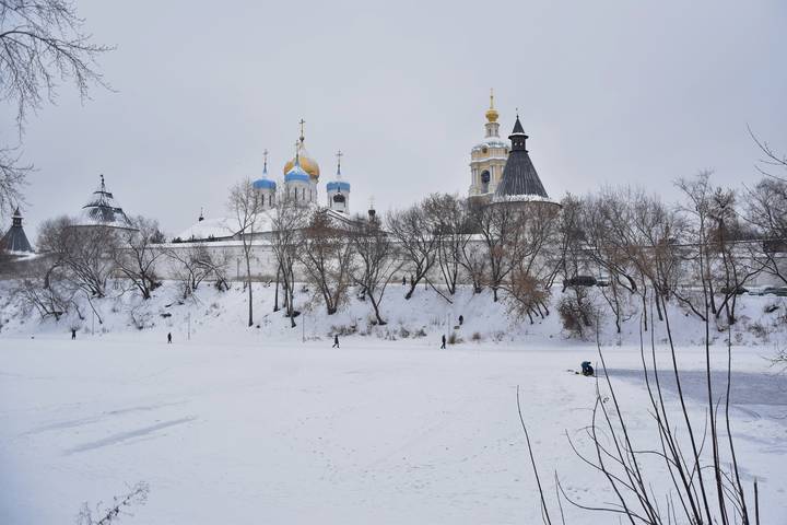 У древних стен