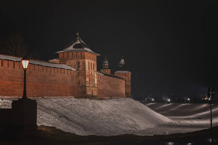 Старые стены