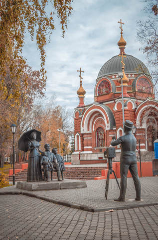В парке снимается семья...