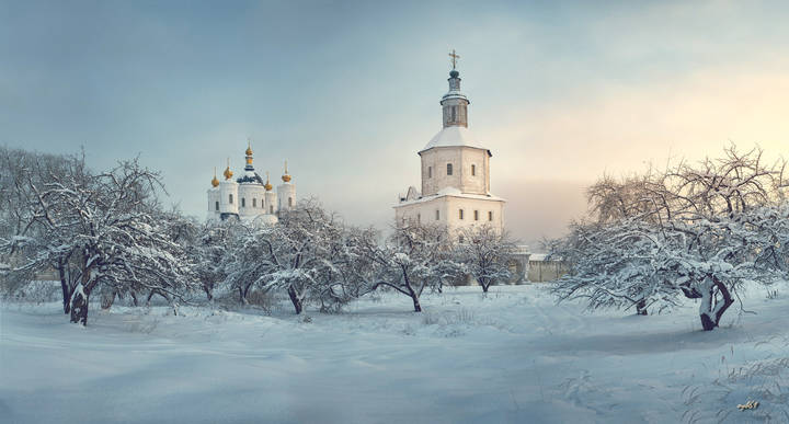 Мягкого снега обрамленье