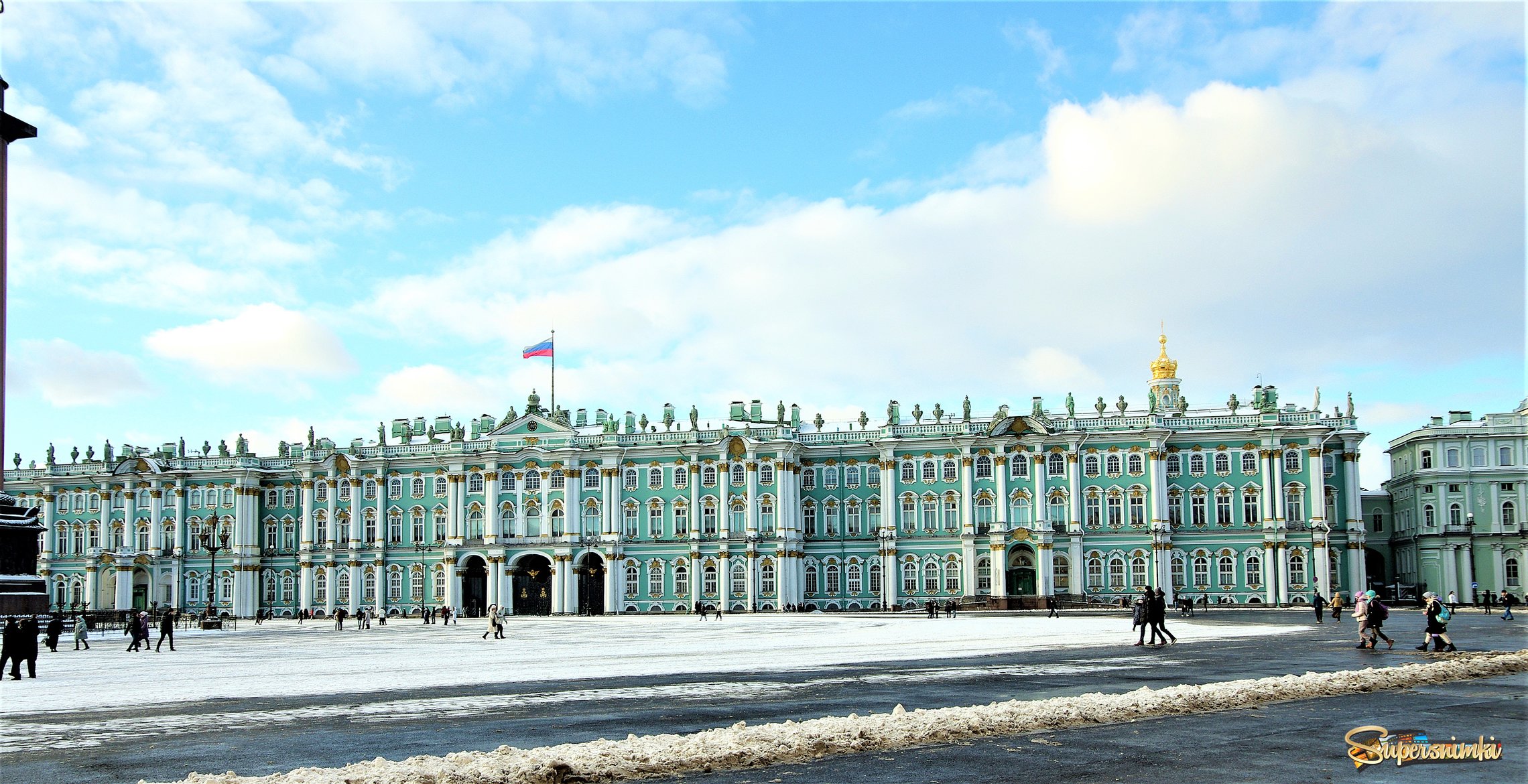 Главный фасад зимнего дворца, обращенный к Дворцовой площади.