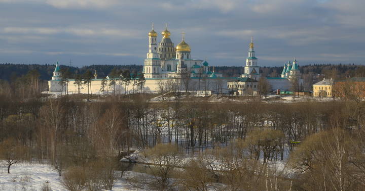 вечерний  пейзаж с Храмом
