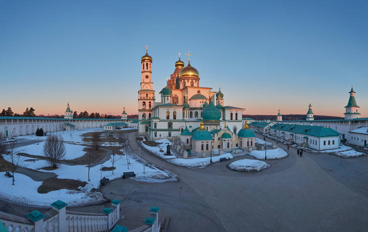 Тихое воскресное утро