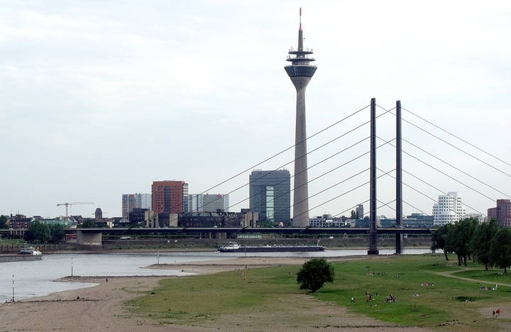 Телерадиобашня «Rheinturm».