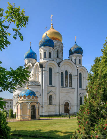 Спасо-Преображенский собор Николо-Угрешского монастыря.