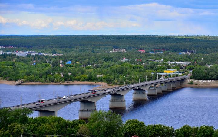 Соединяя берега