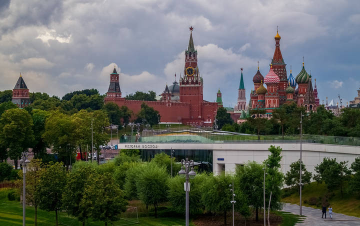 Вечер пятницы в Москве 