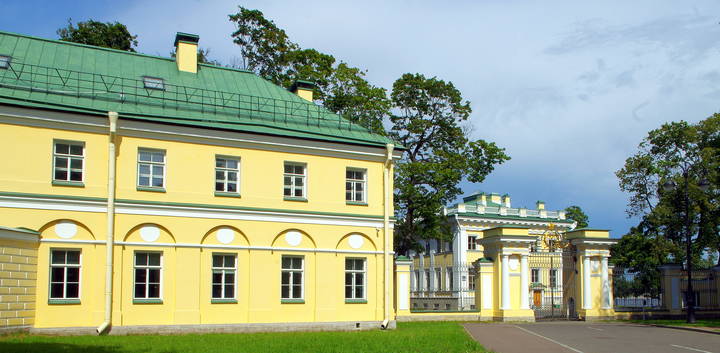 Кухонный корпус Каменноостровского дворца. Гостиница Каменноостровская.