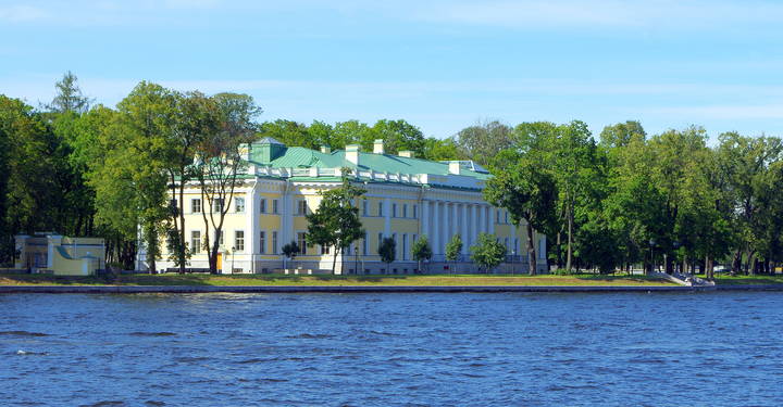 Каменноостровский дворец.