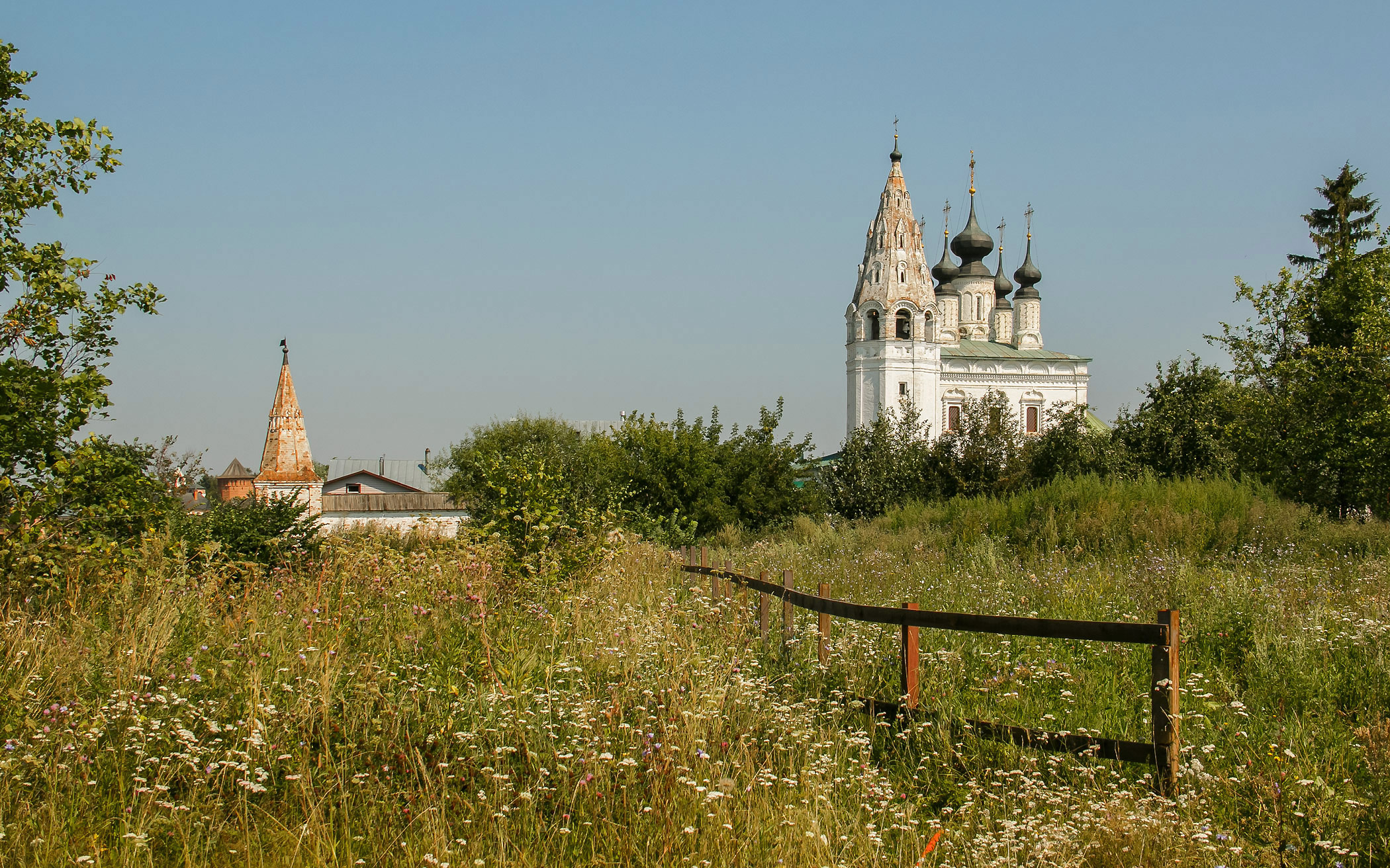 Свято-Александровский мужской монастырь в Суздале.