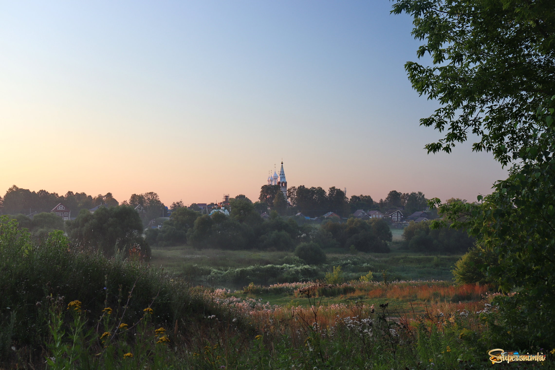 Сельский пейзаж ранним утром. Дунилово, Ивановская область.
