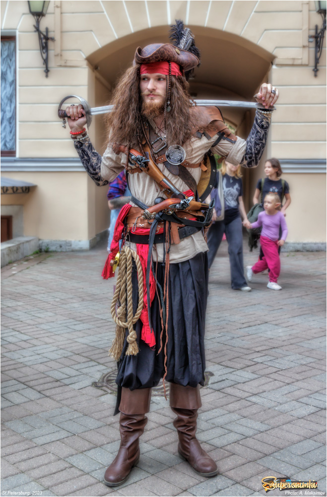 Фестиваль косплея, фэнтези и фолка "Волшебное Древо". Персонаж: Пират-разбойник.