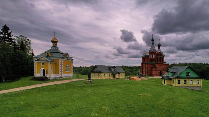 Монастырь у истока Волги 