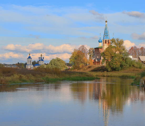 осенний  вечер на реке Теза