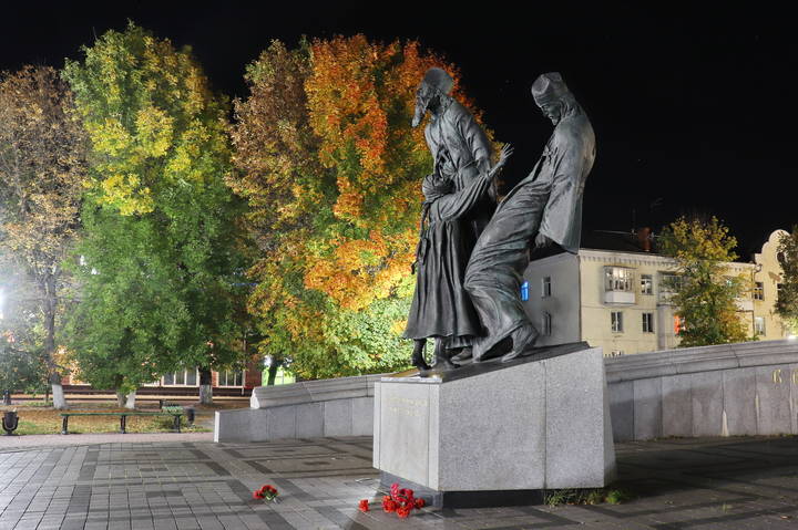 Памятник Шуйским мученикам.
