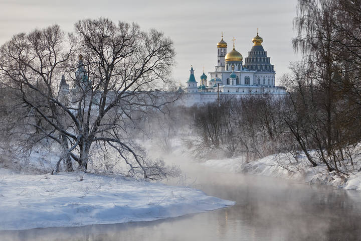 Истра стынет