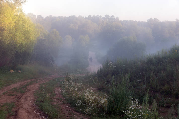 Рыбаки встают рано...