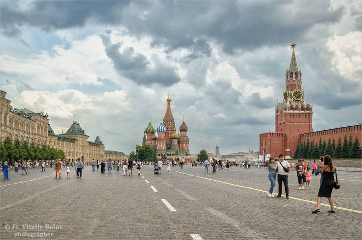 Пасмурное небе над Красной площадью