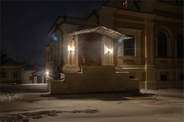 Зимняя ночь в Оптиной пустыни