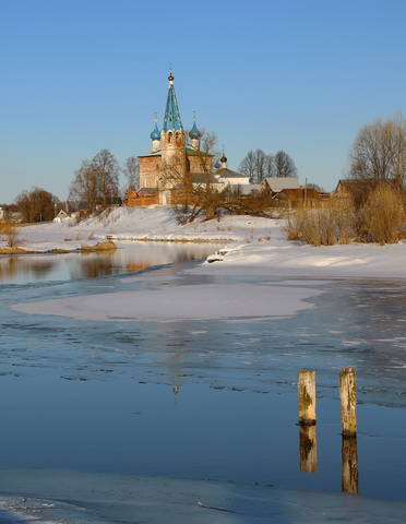 весна  март