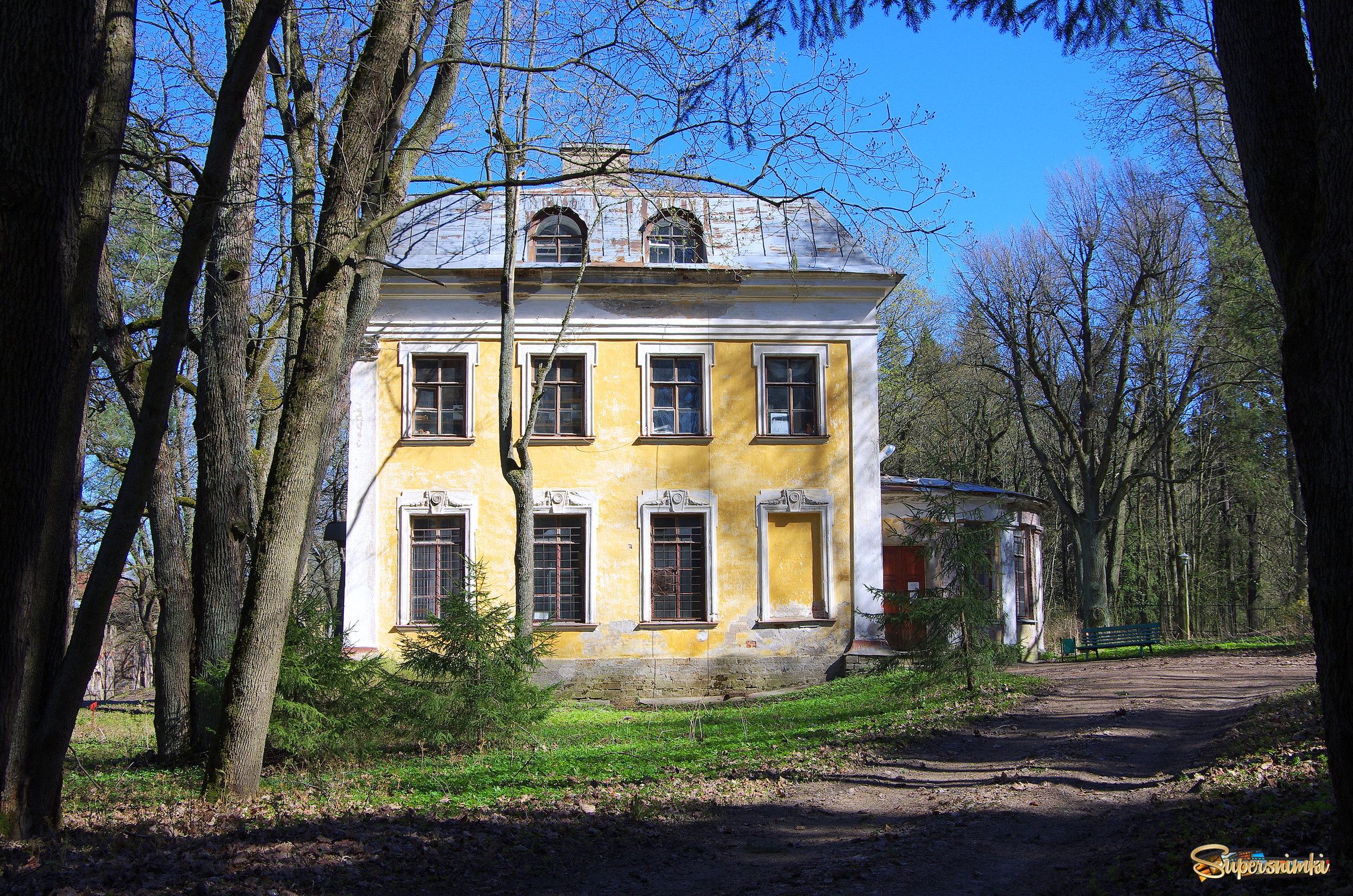 Малый дворец или Белый дом Воронцовых-Дашковых