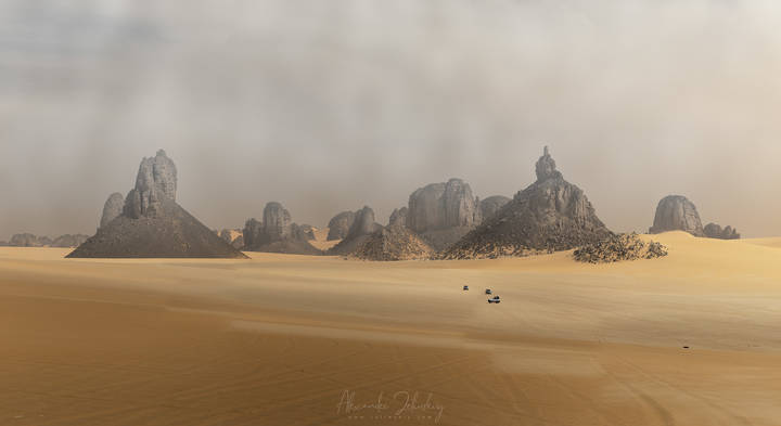 Пески, скалы и ветер