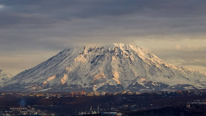 Над городом..