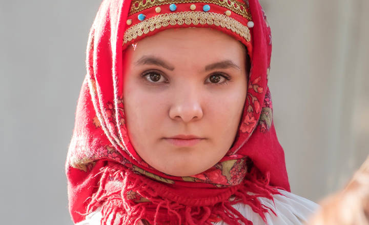Одарила взглядом.