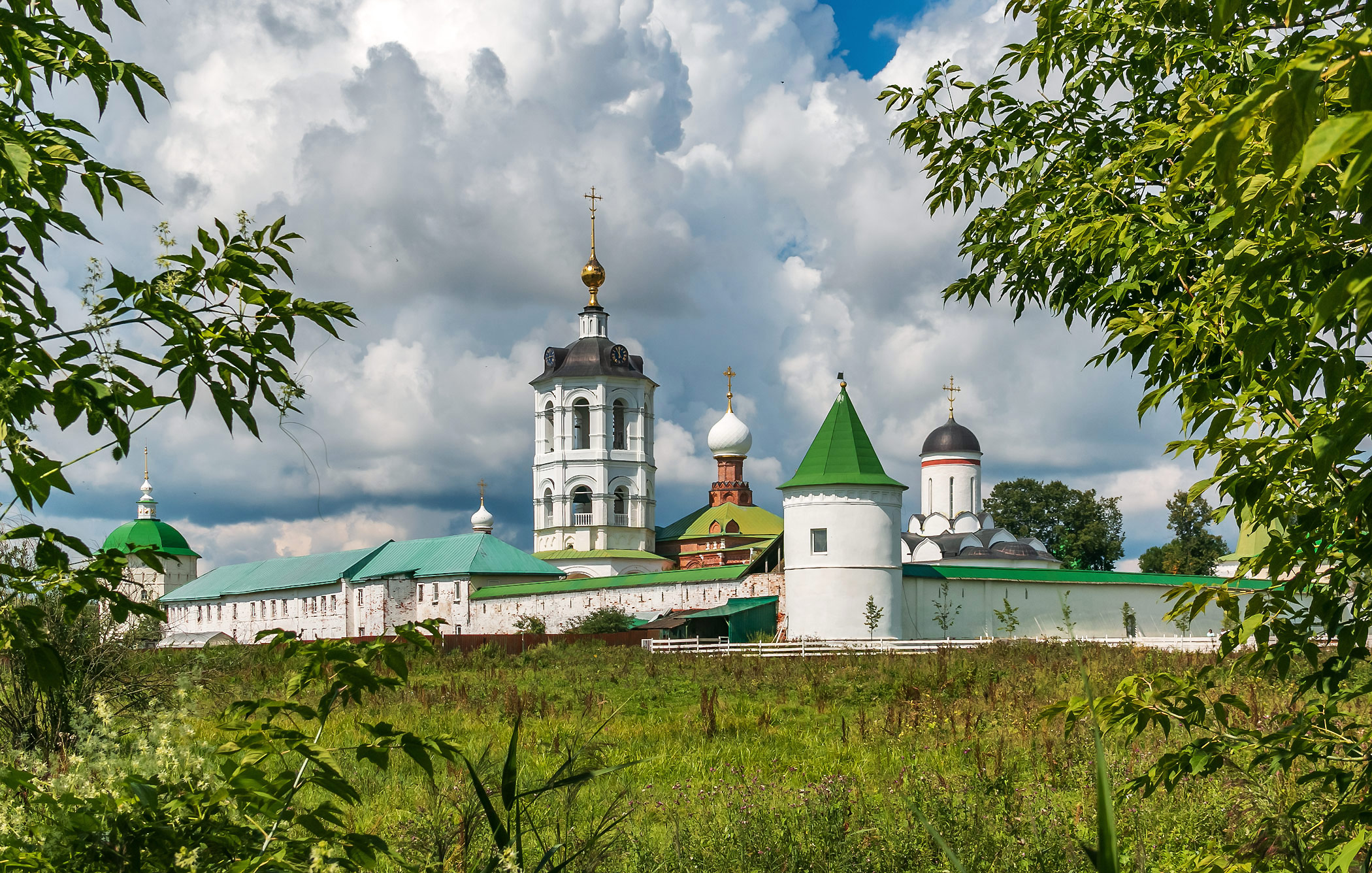 Николо-Пешношский монастырь.