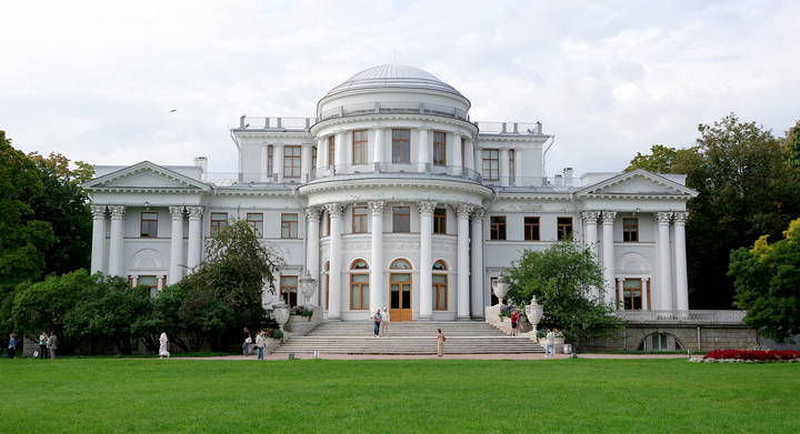 Восточный фасад Елагиноостровского дворца. 