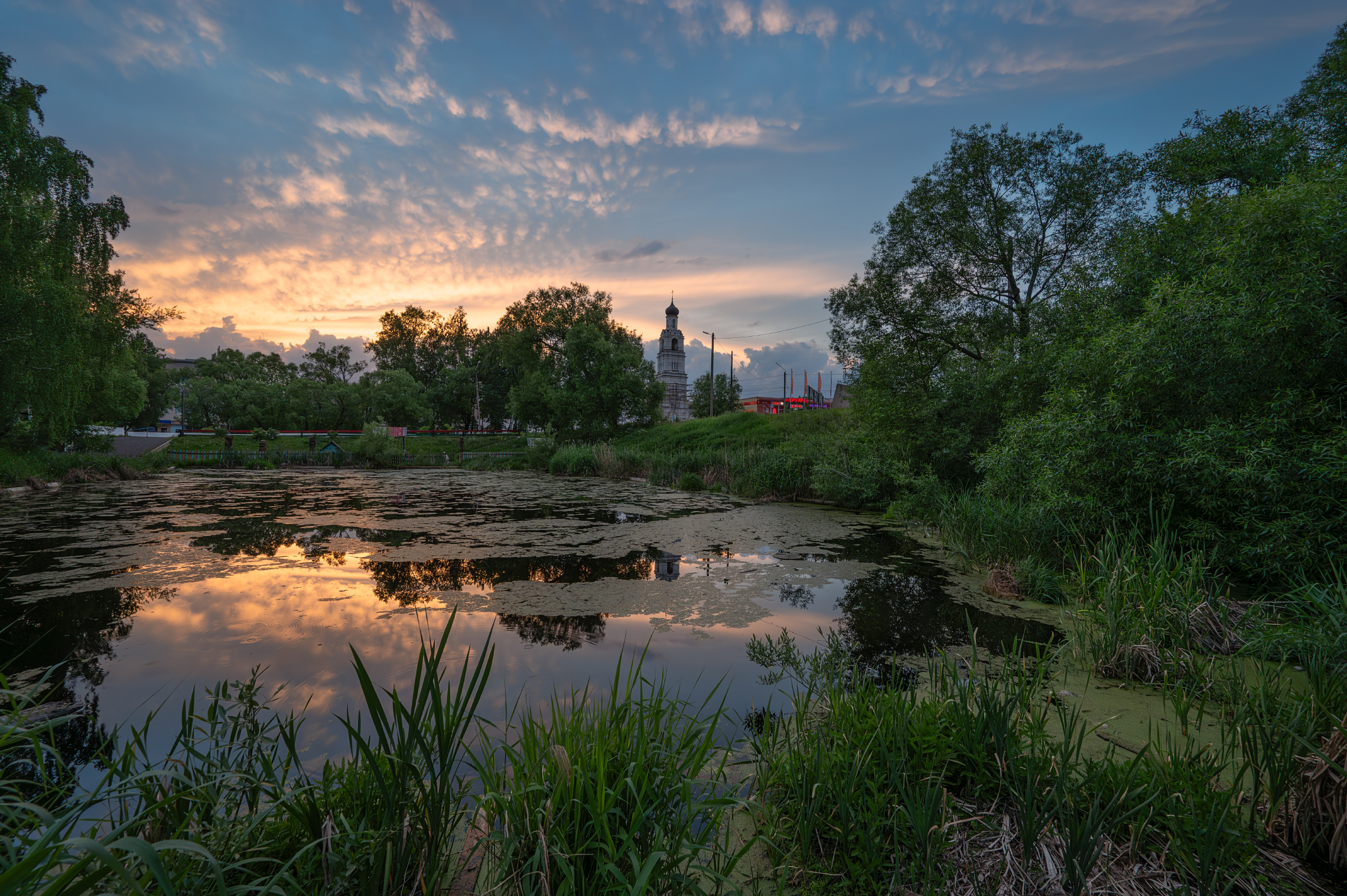 вечер в городе