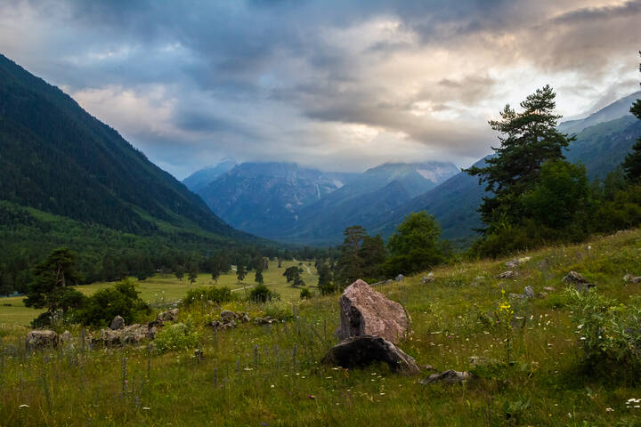 Камень
