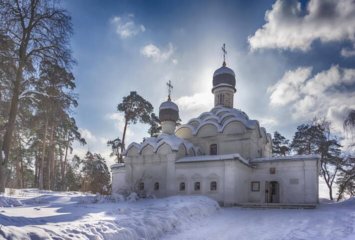 В морозной дымке