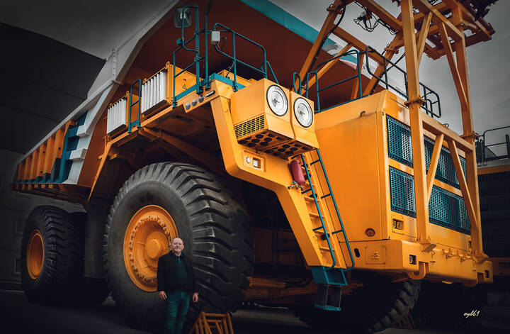 БелАЗ-7530